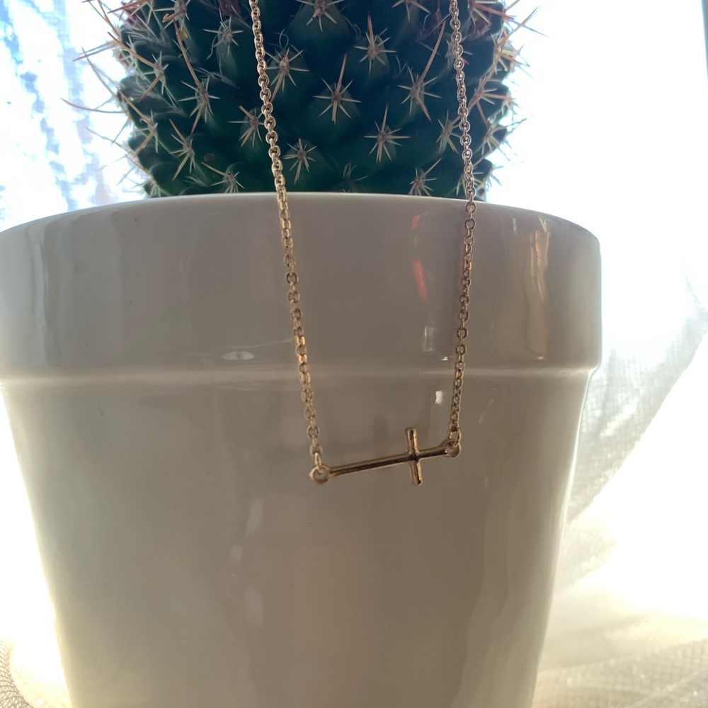 CROSS NECKLACE